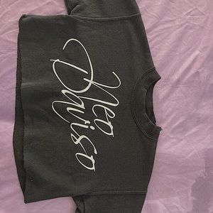 A PETITE TOP ( BLACK AND WHITE) WOMEN(XXS) 🖤🖤